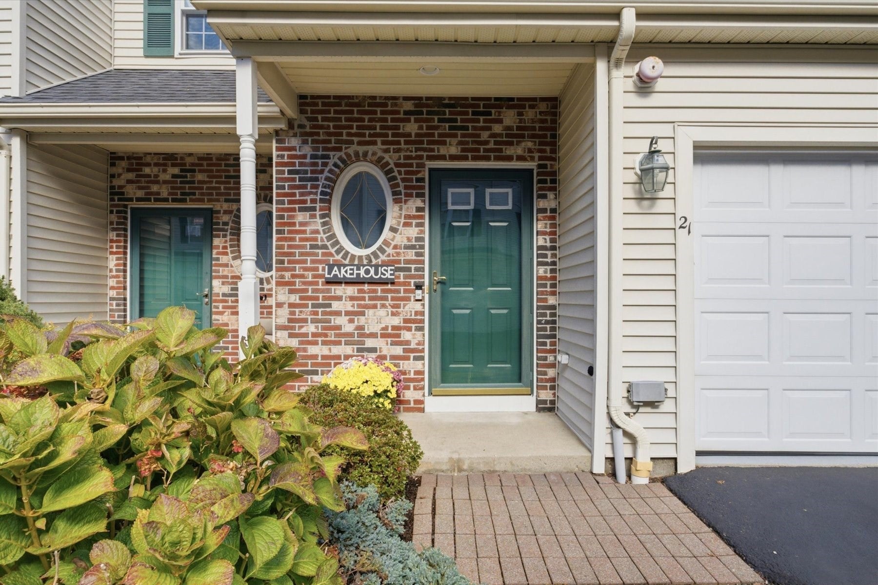 67 N Quinsigamond Ave 21