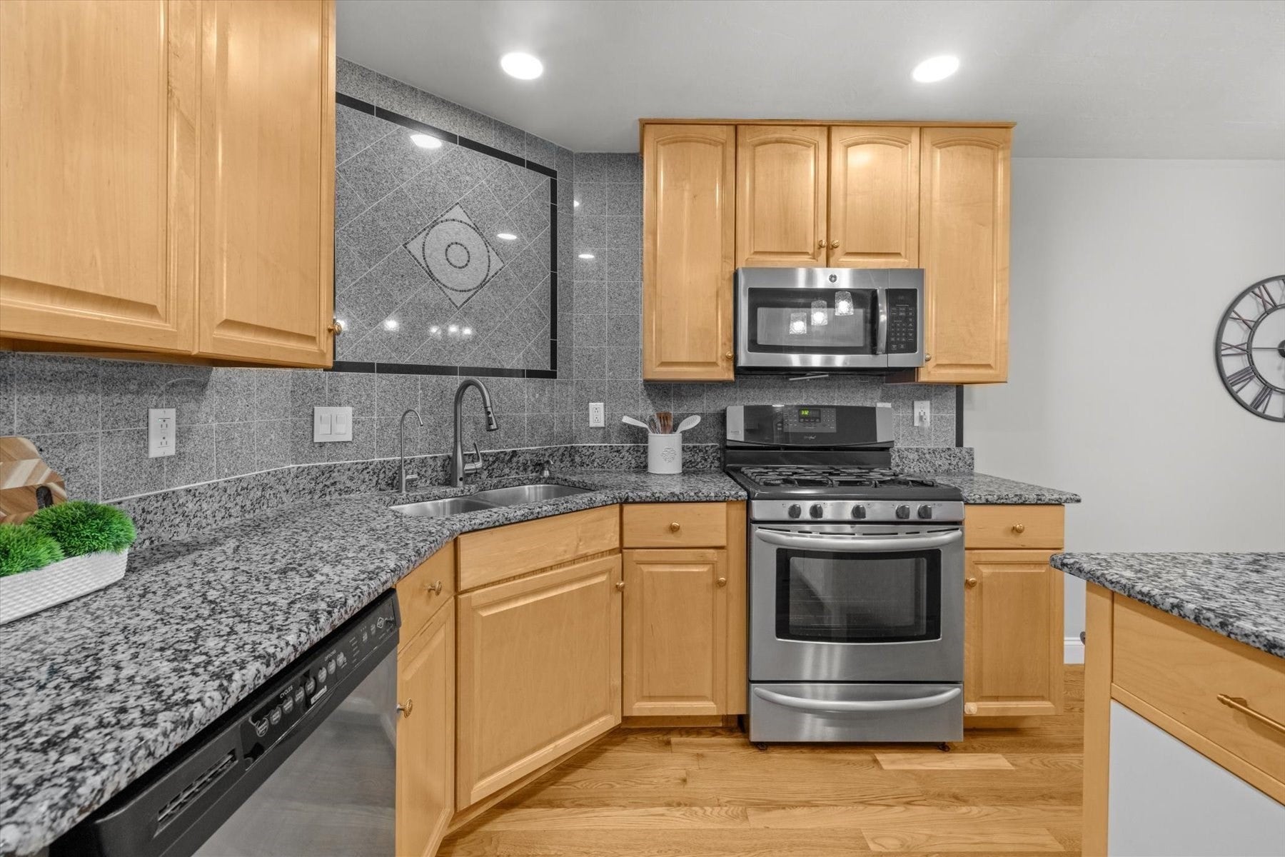67 N Quinsigamond Ave #21, Shrewsbury, MA, 67 N Quinsigamond Ave #21, Shrewsbury, MA Photo #9