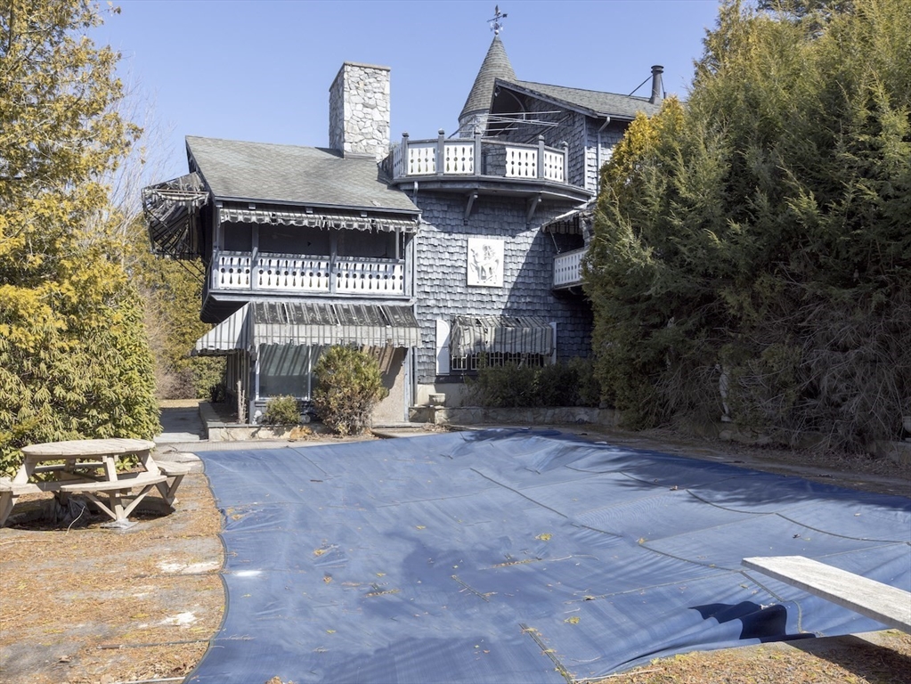233 Annette Ave