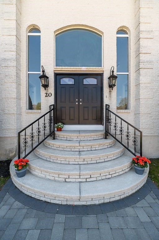 20 Landers Rd, Stoneham, MA Photo #3