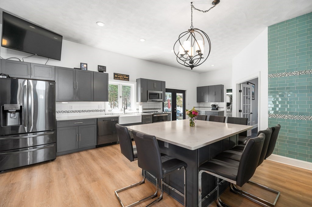20 Landers Rd, Stoneham, MA Photo #7