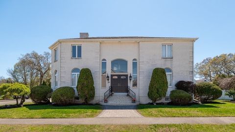 Photo of 20 Landers Rd, Stoneham, MA 02180 (MLS # 73515984)