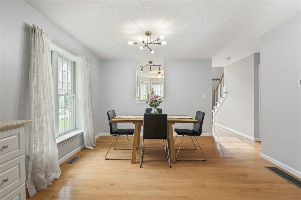 Millis, Massachusetts 02054, United States, 2 Bedrooms Bedrooms, ,2 BathroomsBathrooms,Residential,Pending,154069