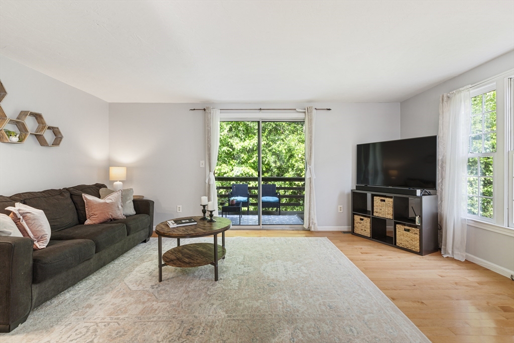 Millis, Massachusetts 02054, United States, 2 Bedrooms Bedrooms, ,2 BathroomsBathrooms,Residential,Pending,154069