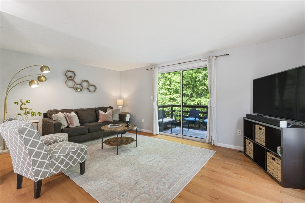 Millis, Massachusetts 02054, United States, 2 Bedrooms Bedrooms, ,2 BathroomsBathrooms,Residential,Pending,154069