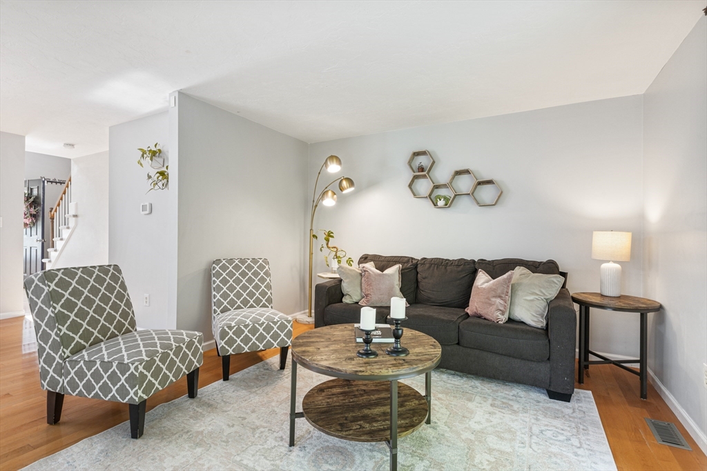 Millis, Massachusetts 02054, United States, 2 Bedrooms Bedrooms, ,2 BathroomsBathrooms,Residential,Pending,154069