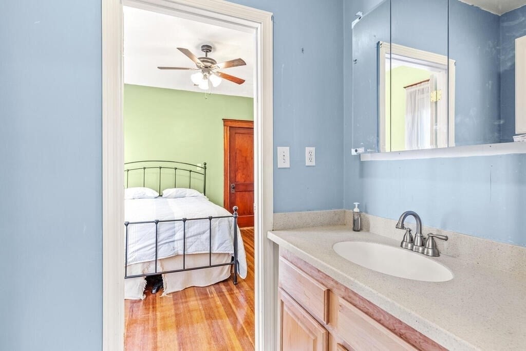 21 Washburn Ave #2, Cambridge, MA Photo #12