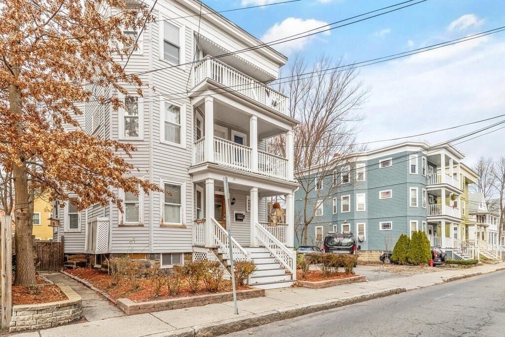 21 Washburn Ave 2
