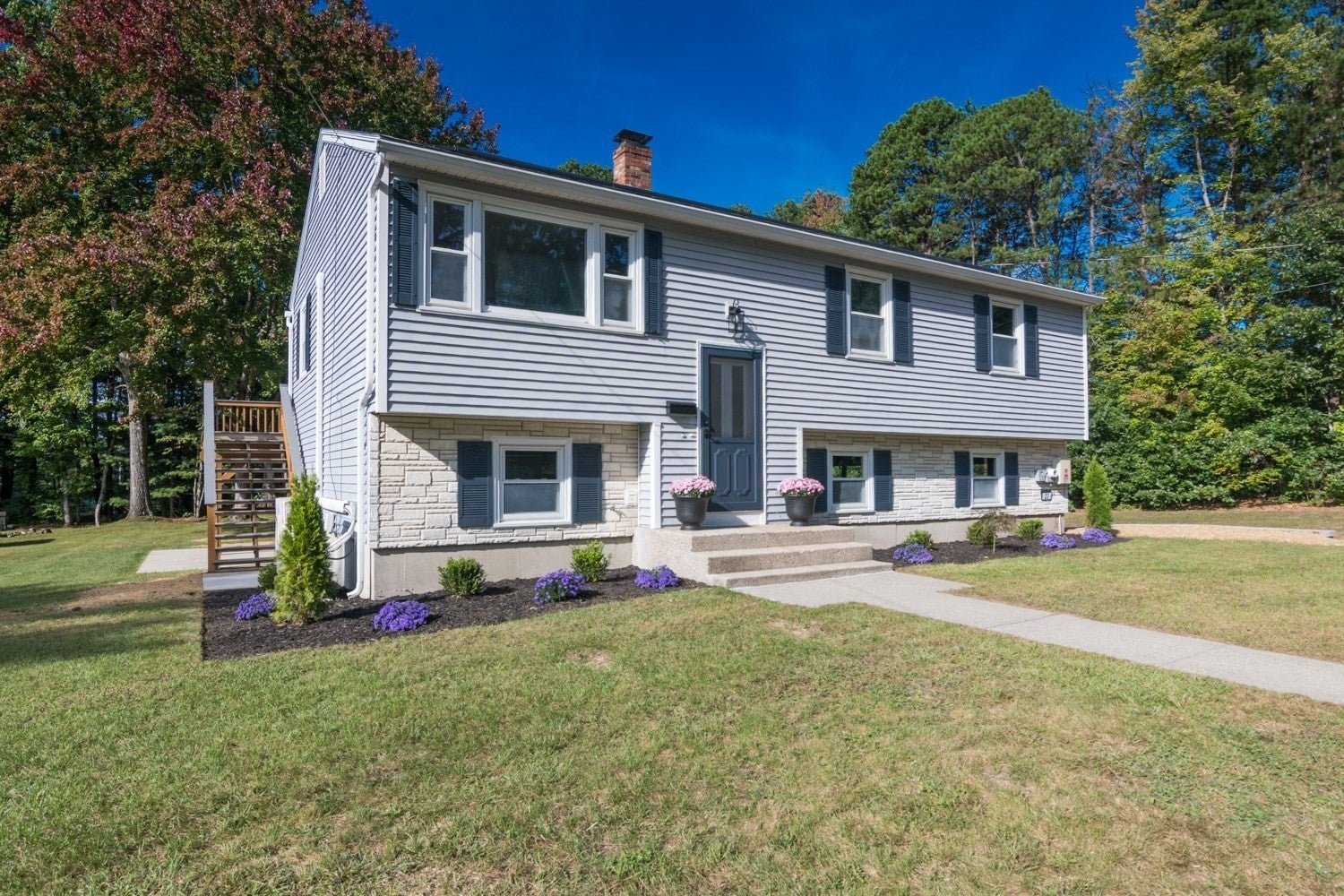 23 Sunset Dr, Montague, MA, 23 Sunset Dr, Montague, MA Photo #2