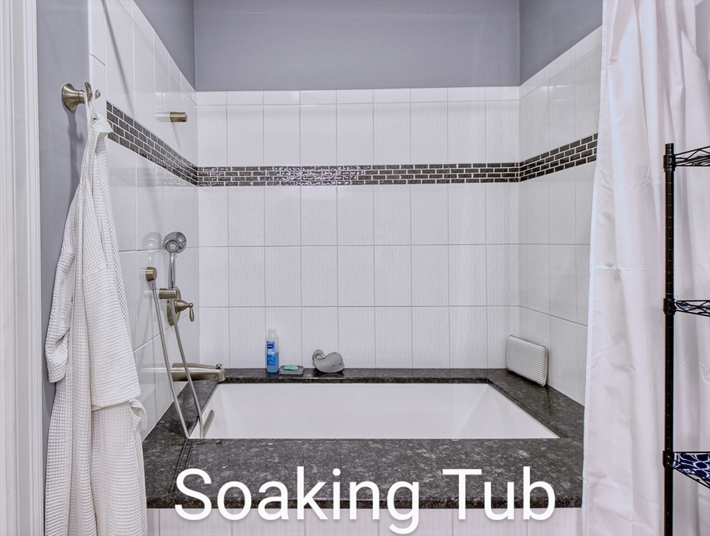 Norfolk, Massachusetts 02056, United States, 2 Bedrooms Bedrooms, ,2 BathroomsBathrooms,Residential,Active,171760