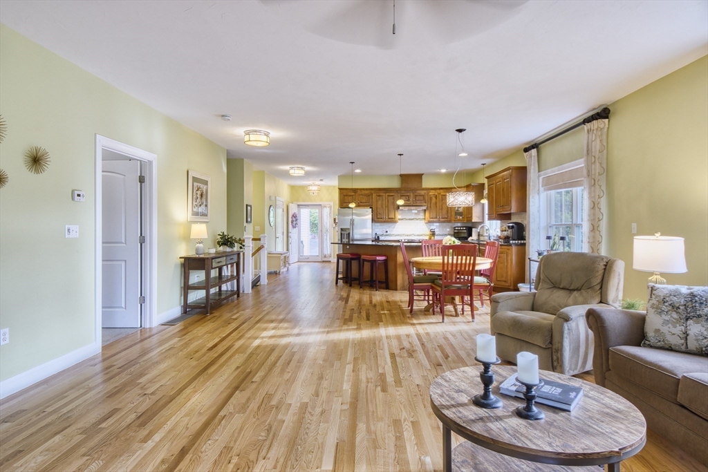 Norfolk, Massachusetts 02056, United States, 2 Bedrooms Bedrooms, ,2 BathroomsBathrooms,Residential,Active,171760