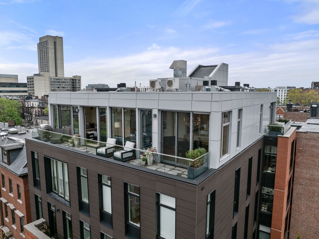 7 E. Springfield PH