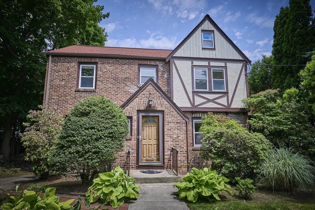 419 Pond Street
