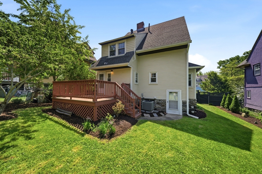 42 Roslin St