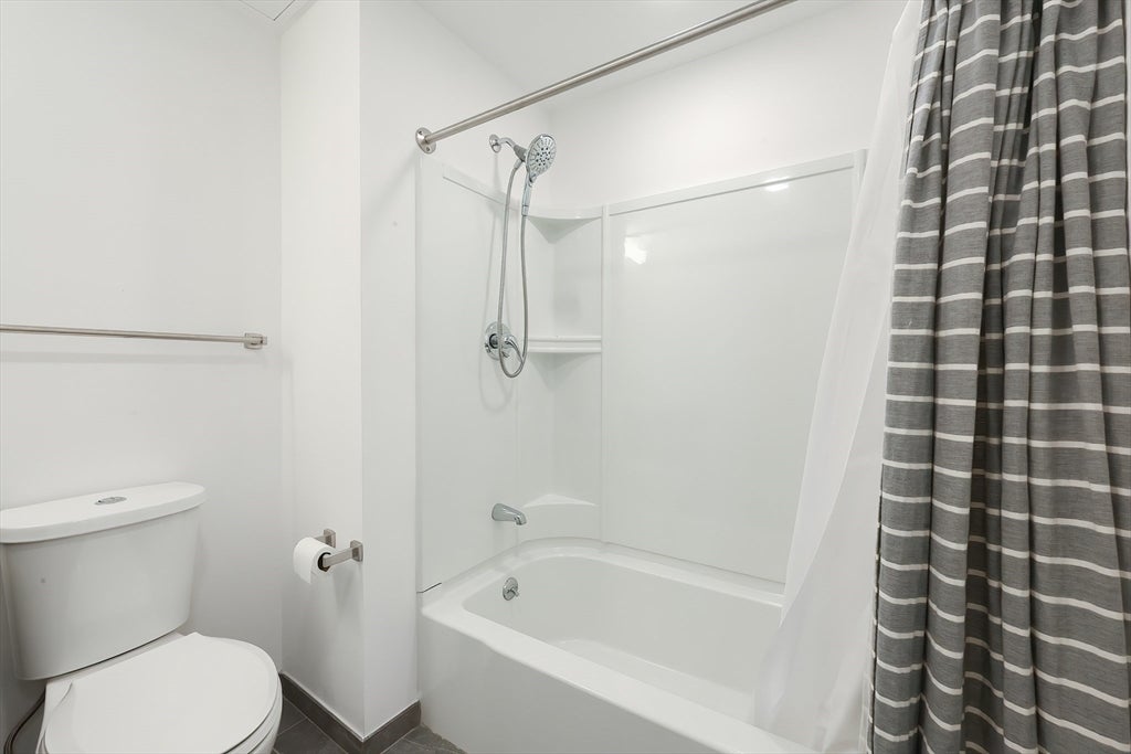 368 Pleasant St #204, Malden, MA Photo #18