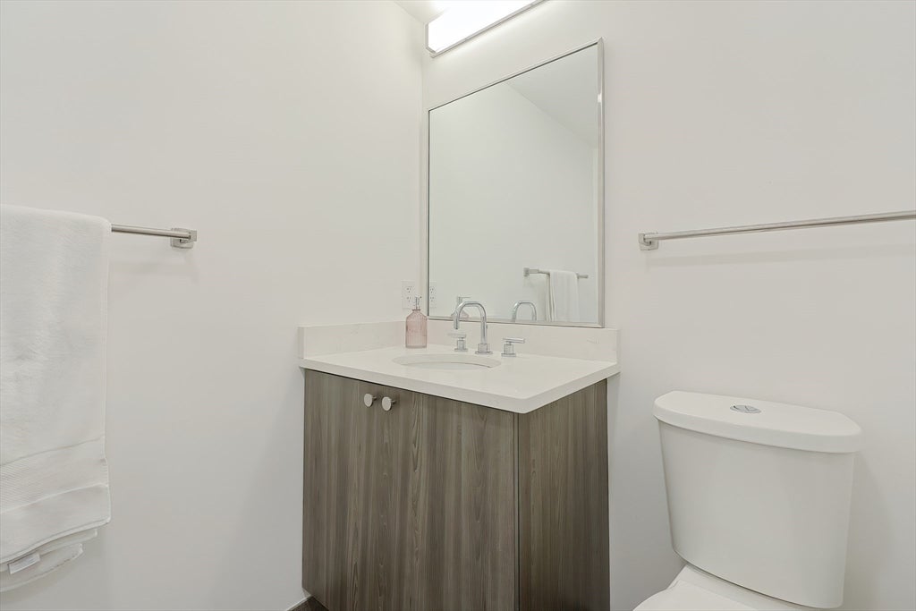 368 Pleasant St #204, Malden, MA Photo #17