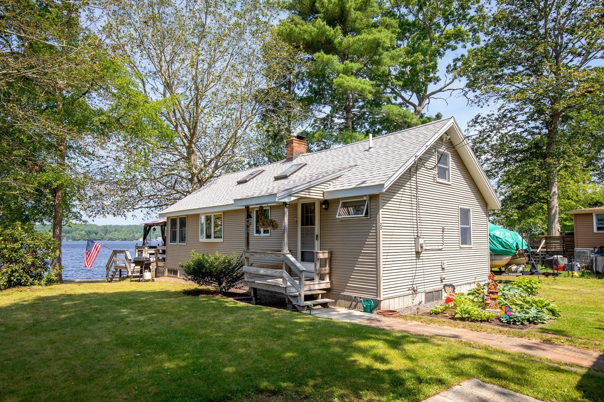 22 Fuller Shores Rd, Lakeville MA 02347