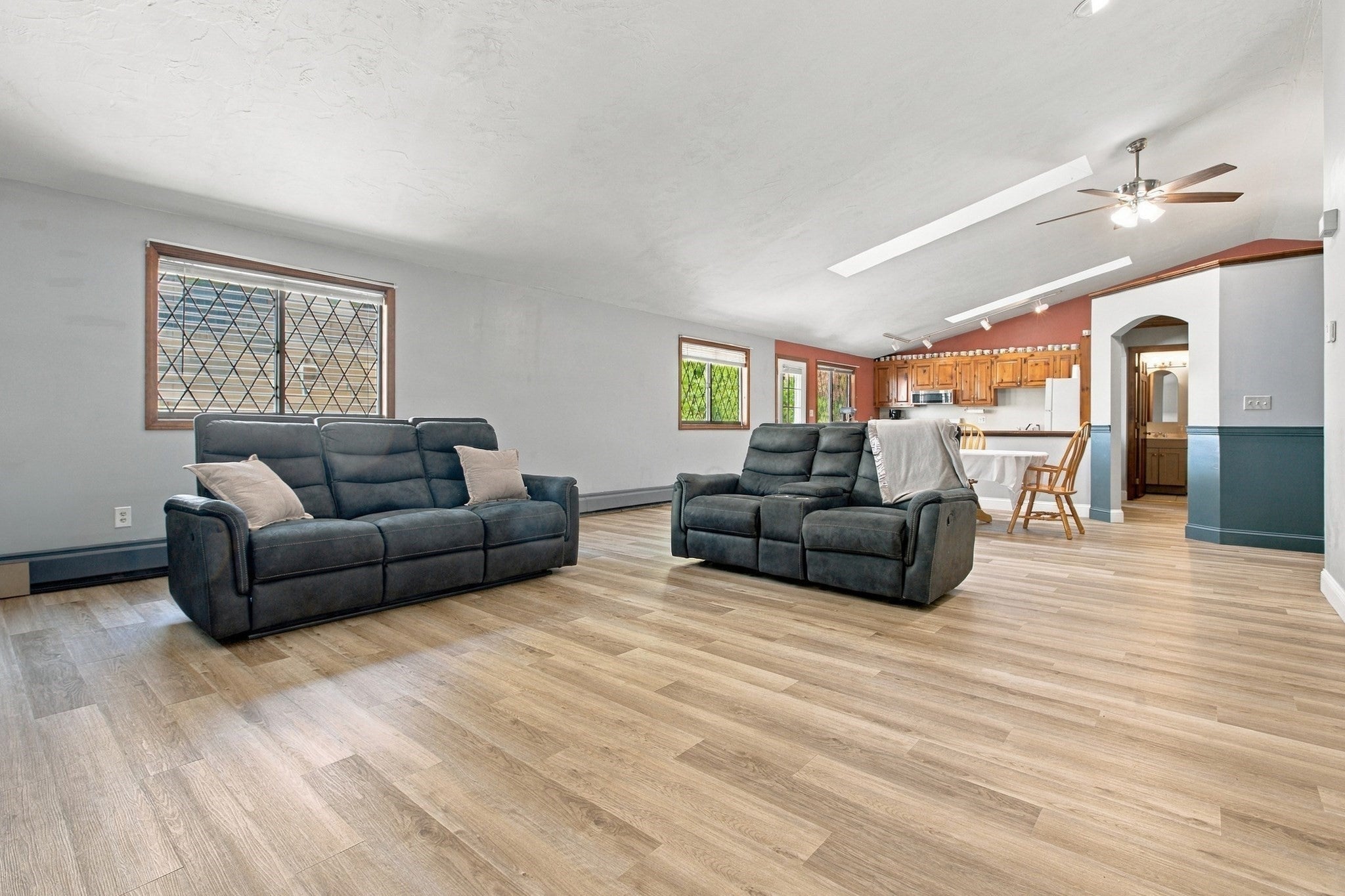 48 Lovering St 8
