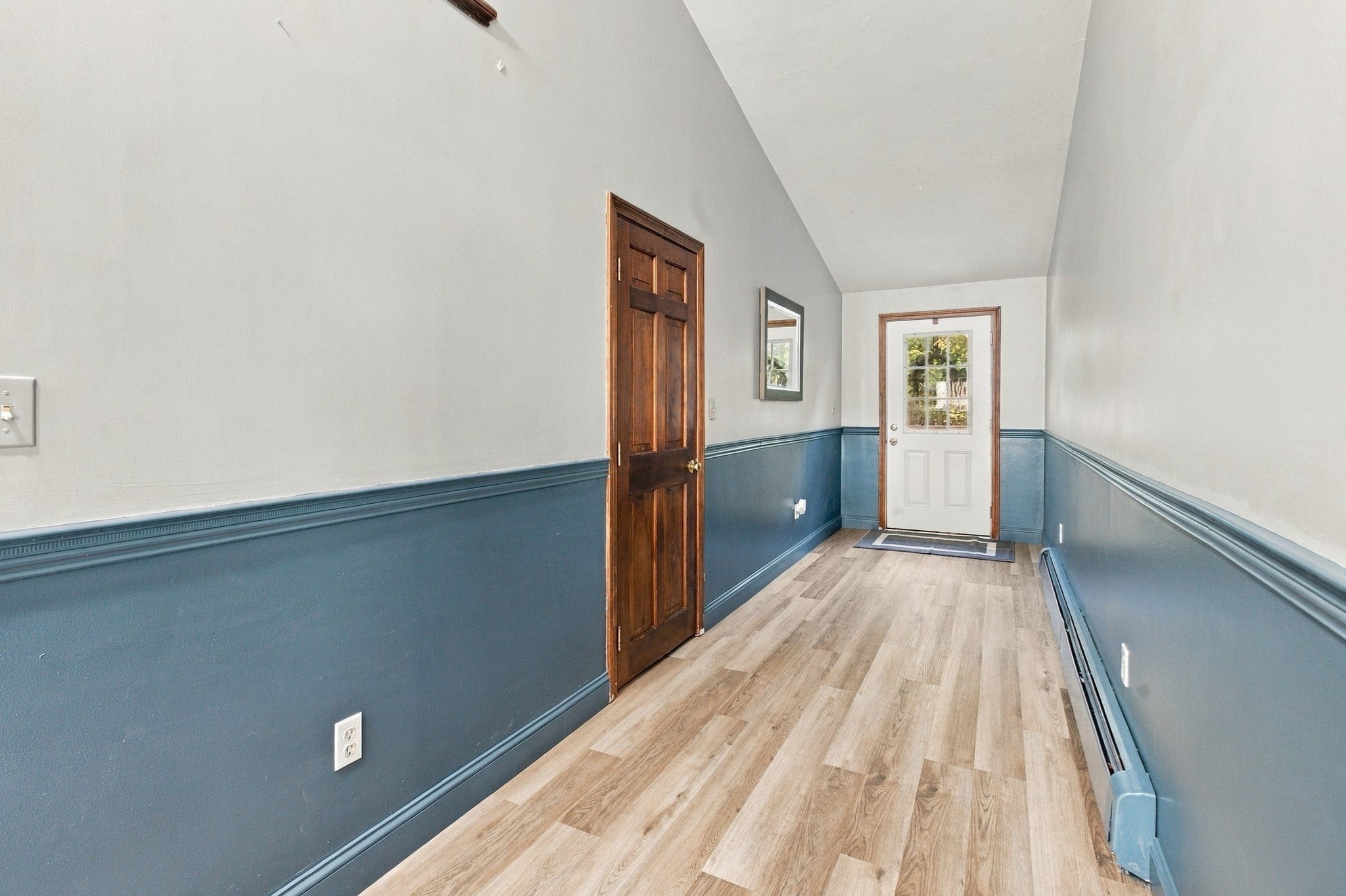 48 Lovering St 8