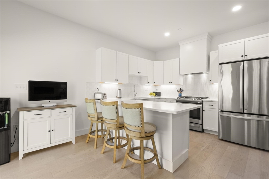 300 Albion Rd #302, Bedford, MA, 300 Albion Rd #302, Bedford, MA Photo #10