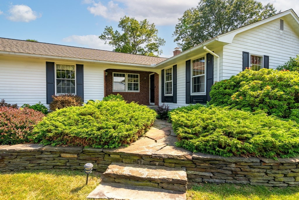 9 Sandra Rd