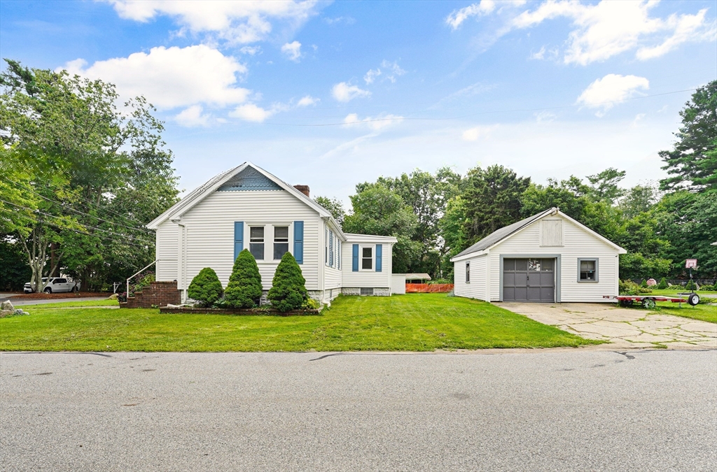 View North Reading, MA 01864 property