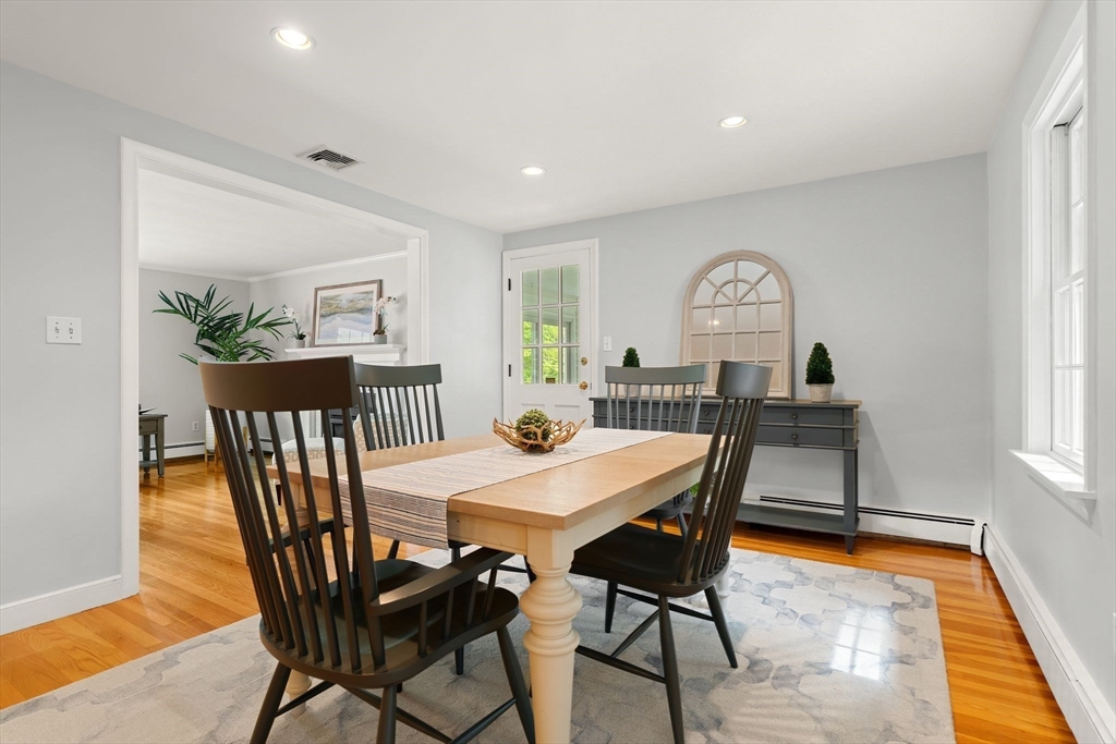 9 Pilgrim Dr