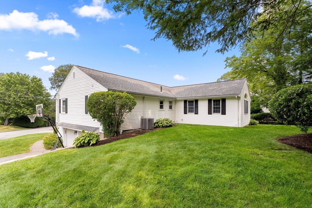 Winchester, Massachusetts 01890, United States, 3 Bedrooms Bedrooms, ,3 BathroomsBathrooms,Residential,Active,191060