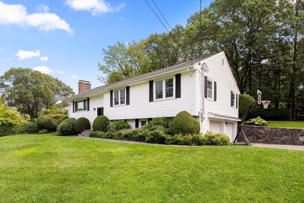 Winchester, Massachusetts 01890, United States, 3 Bedrooms Bedrooms, ,3 BathroomsBathrooms,Residential,Active,191060