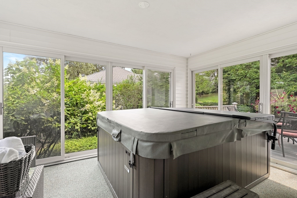 Winchester, Massachusetts 01890, United States, 3 Bedrooms Bedrooms, ,3 BathroomsBathrooms,Residential,Active,191060