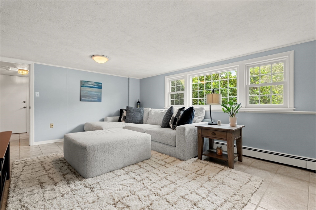 Winchester, Massachusetts 01890, United States, 3 Bedrooms Bedrooms, ,3 BathroomsBathrooms,Residential,Active,191060