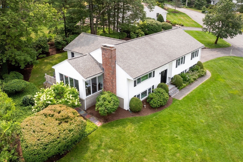 Winchester, Massachusetts 01890, United States, 3 Bedrooms Bedrooms, ,3 BathroomsBathrooms,Residential,Active,191060