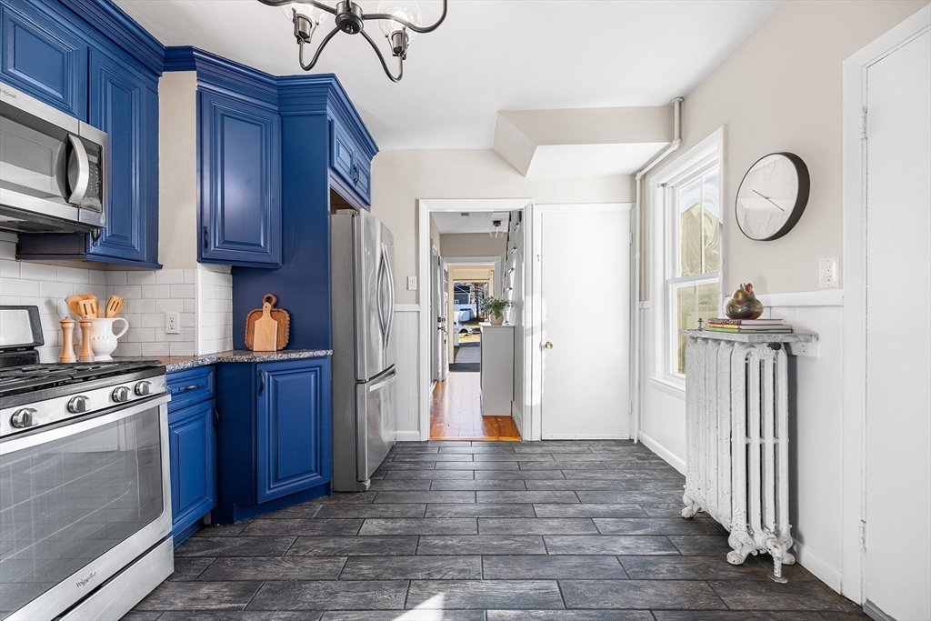 37 1/2 Chestnut Street