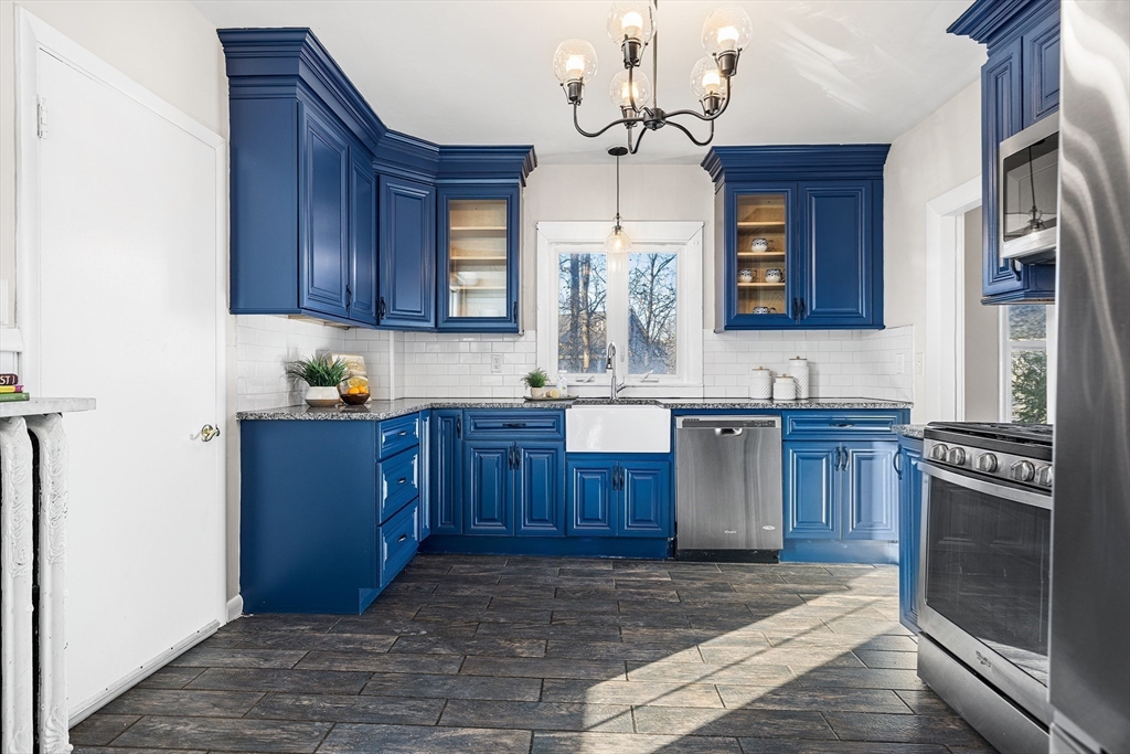 37 1/2 Chestnut Street