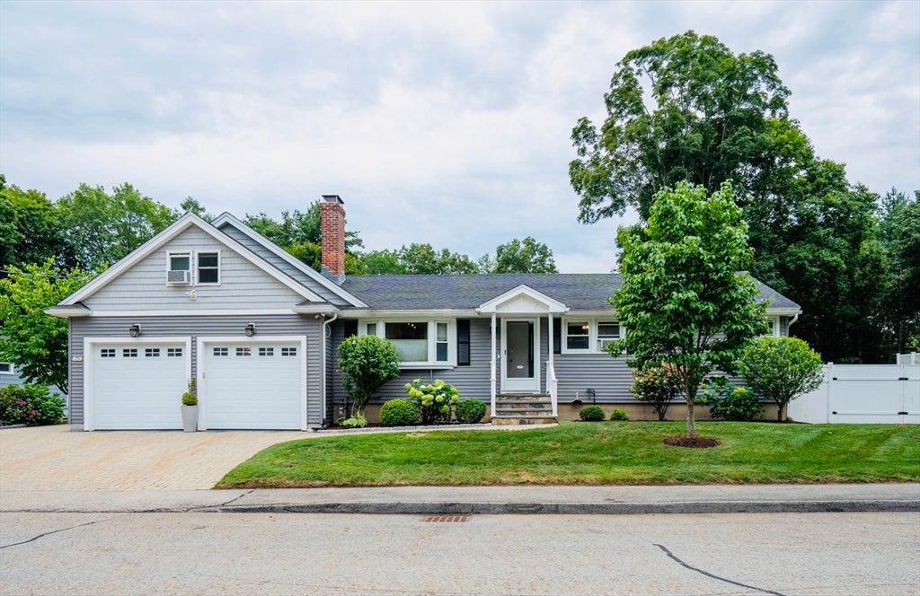 Photo of 21 Helen Dr, Marlborough, MA