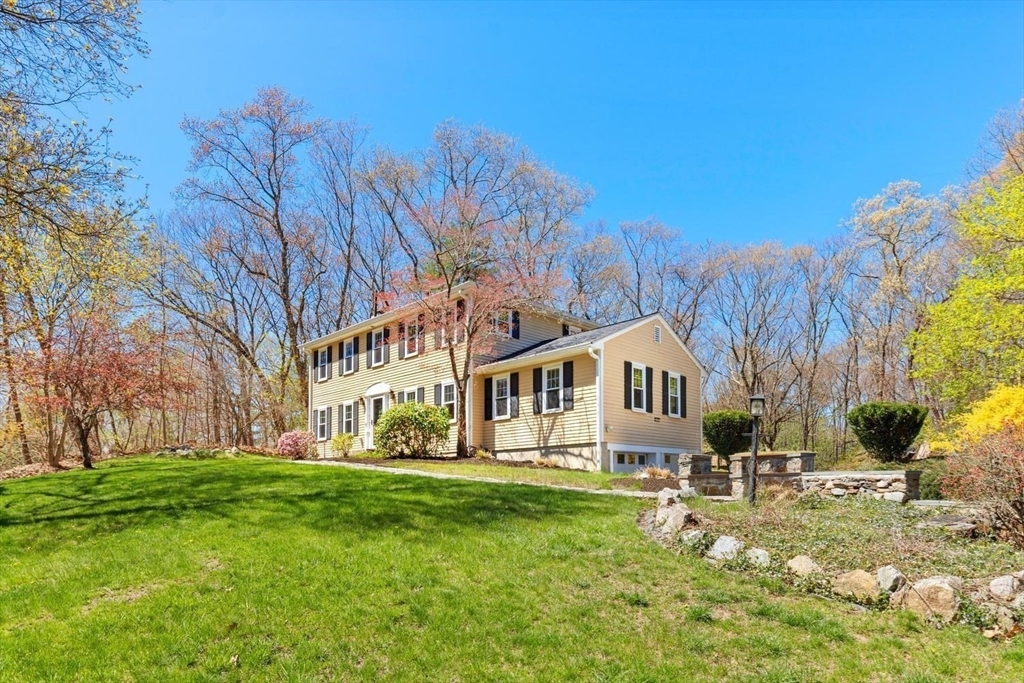 16 Wayland Hills Rd