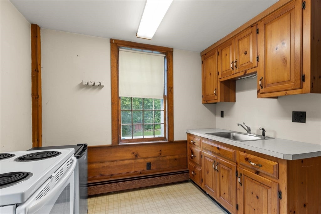 10 Poquanticut Ave, Easton, MA Photo #27