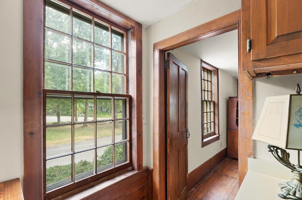 10 Poquanticut Ave, Easton, MA Photo #15