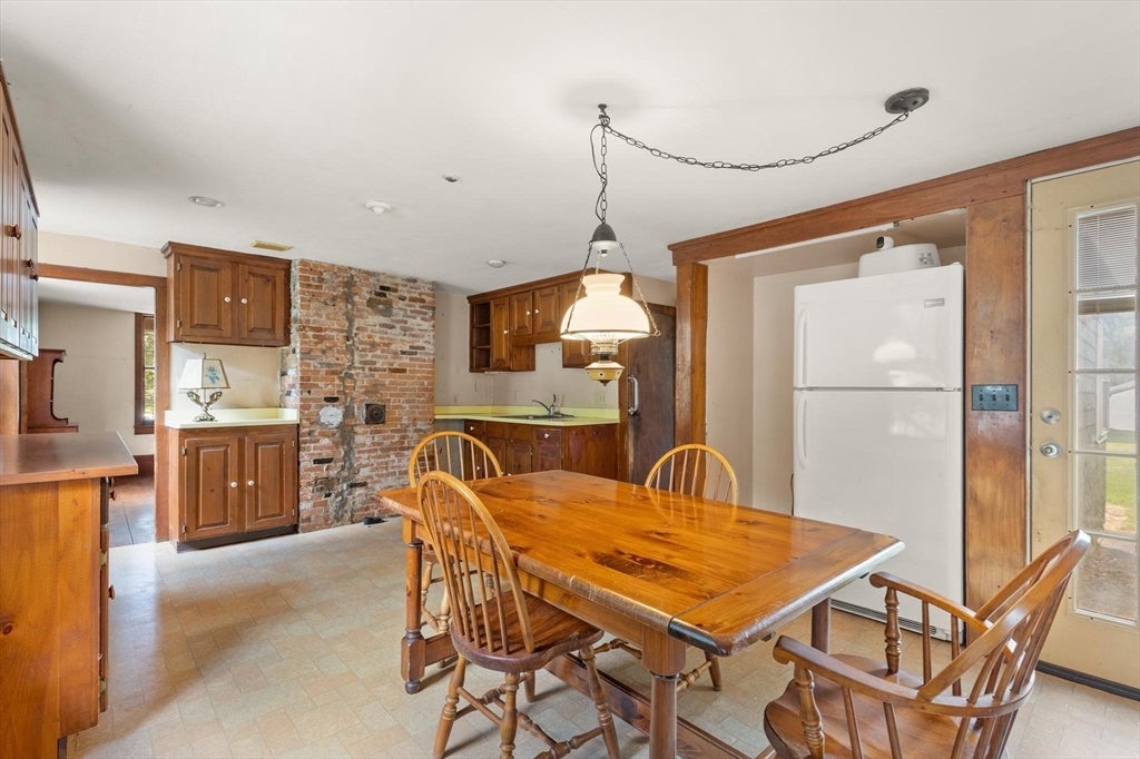 10 Poquanticut Ave, Easton, MA Photo #35