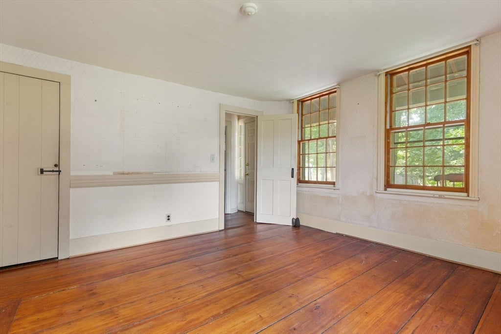 10 Poquanticut Ave, Easton, MA Photo #13
