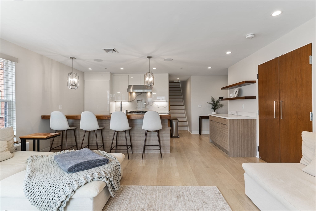 105 W 3rd Street 6