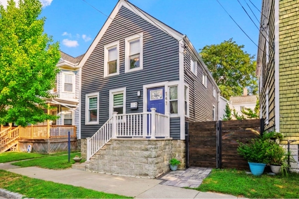 Photo of 147 Sycamore St, New Bedford, MA