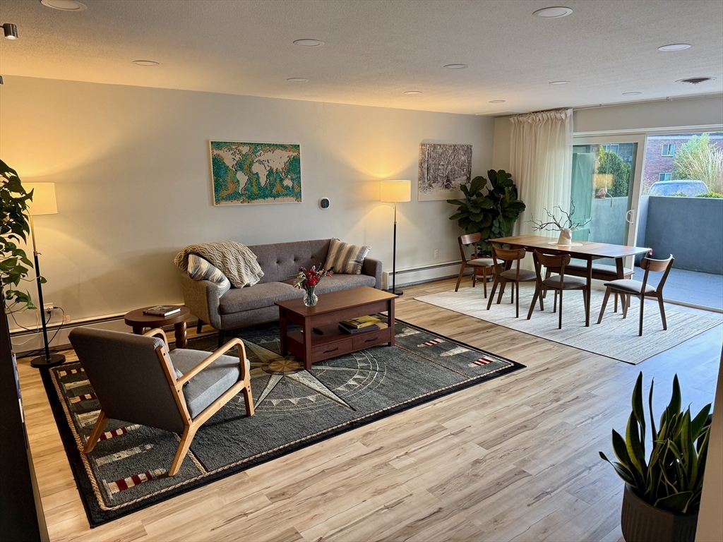 1206 Greendale Ave 201