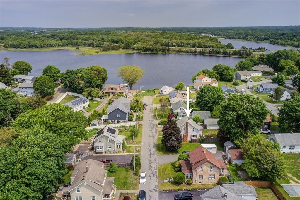 32 Macomber Ave