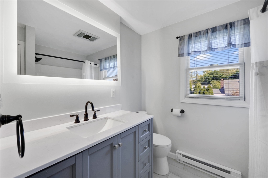 101 Frontenac Street, Chicopee, MA Photo #16
