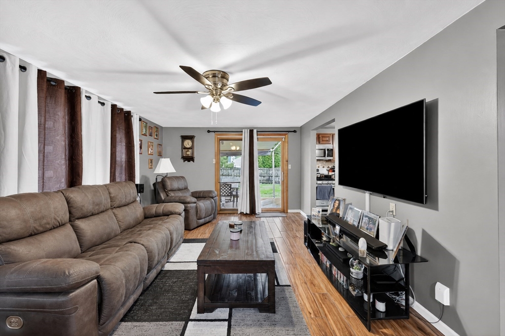 101 Frontenac Street, Chicopee, MA Photo #12