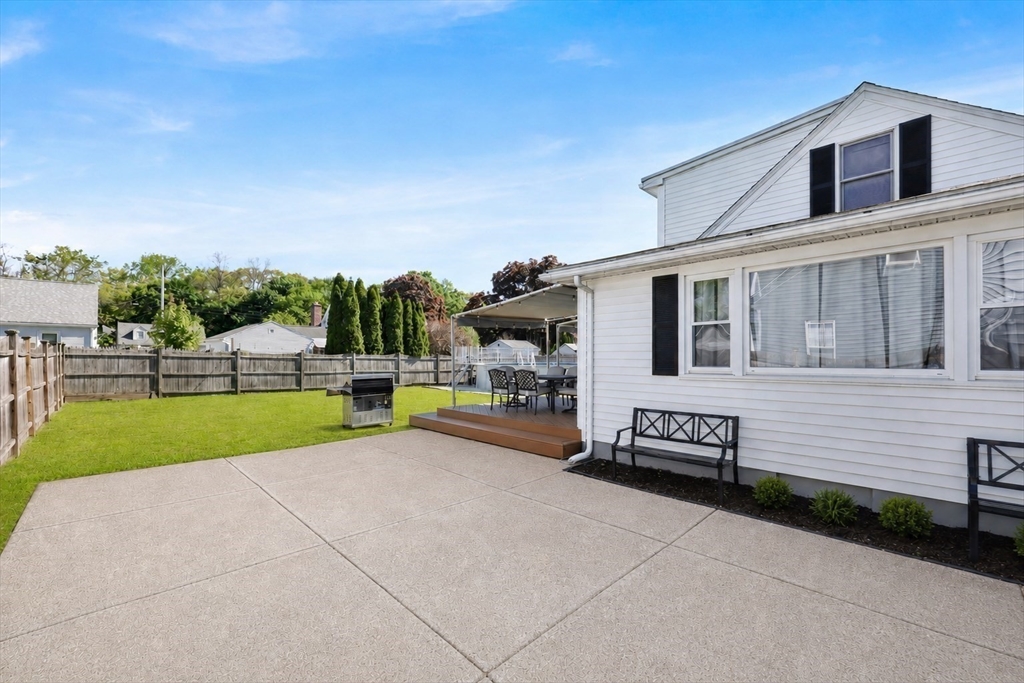 101 Frontenac Street, Chicopee, MA Photo #36