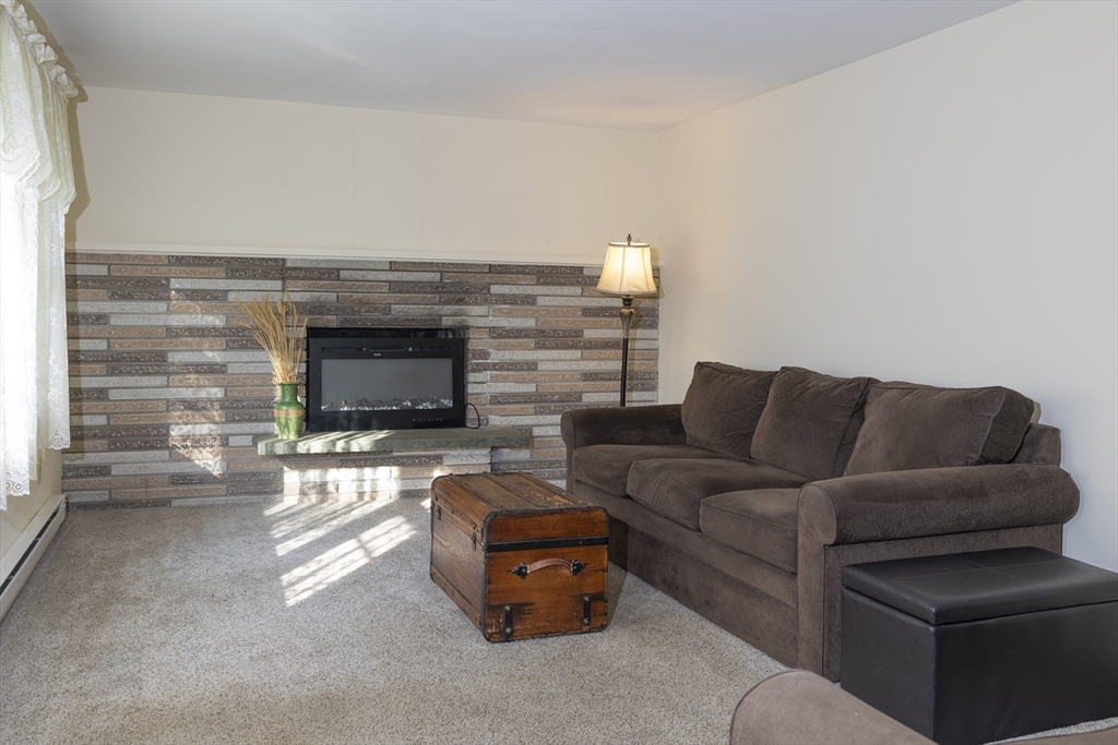 35 Carleton Rd