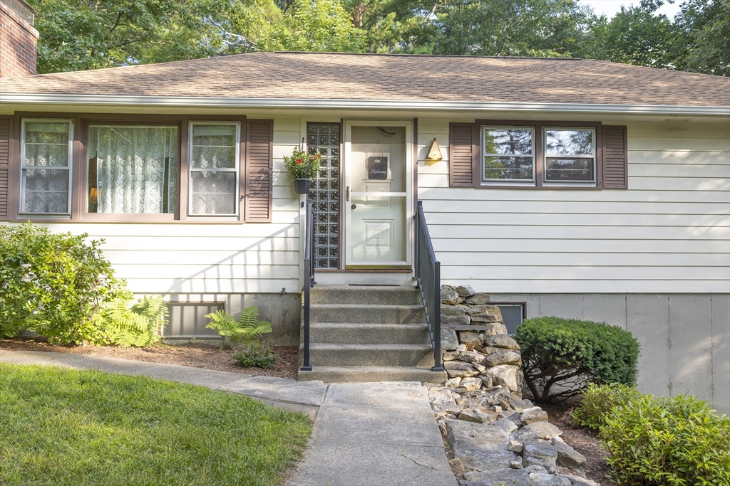 35 Carleton Rd
