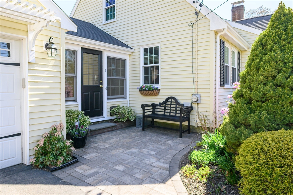 7 Arbutus Avenue